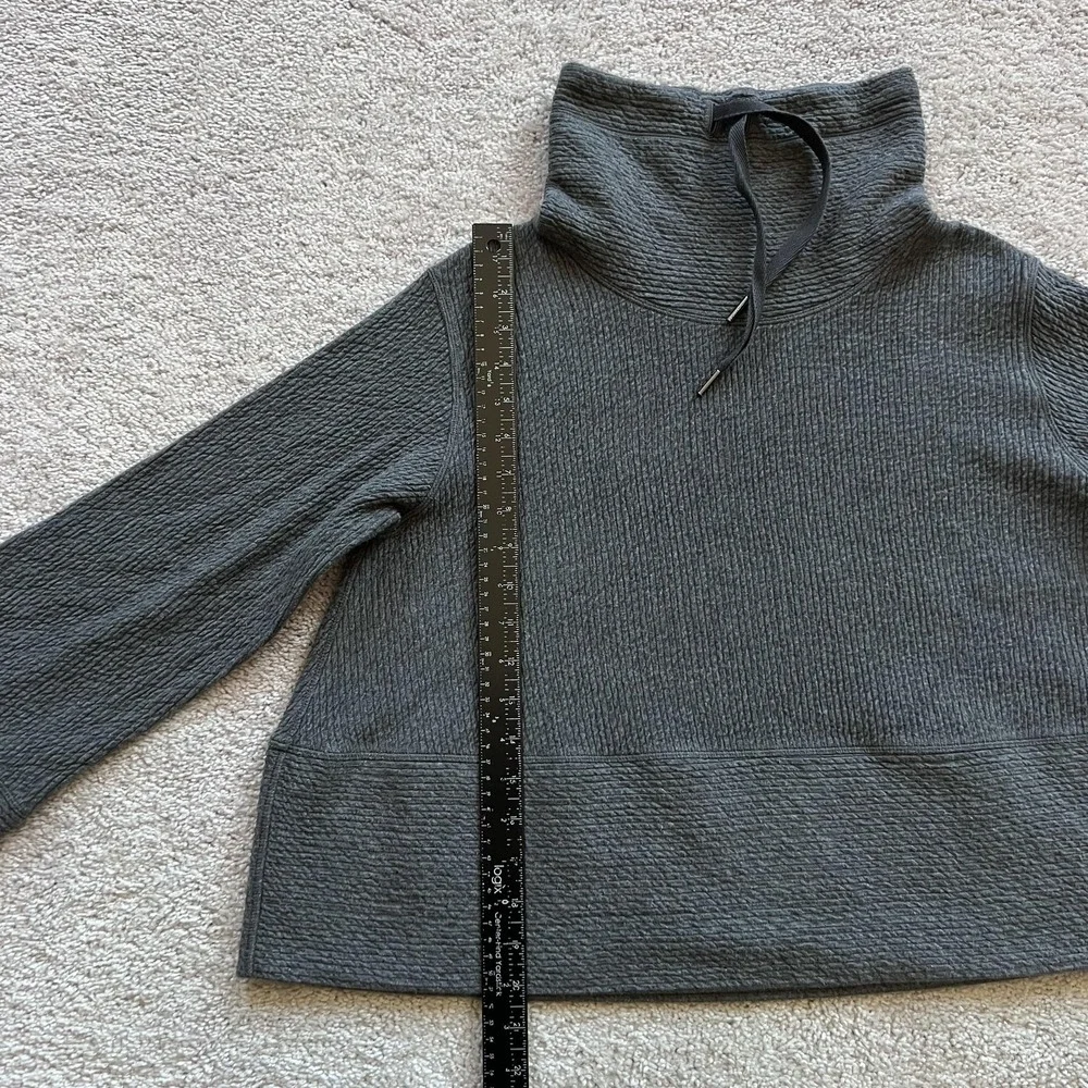 Lululemon Retreat Yourself Pullover Textured Sweatshirt Womens XS/S Gray